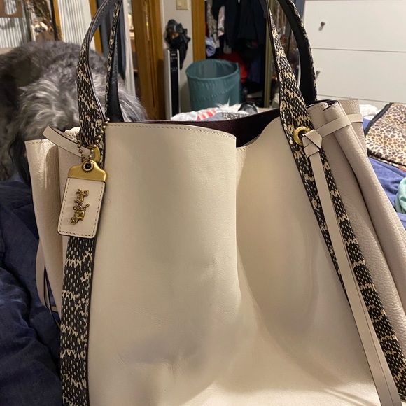 Chalk and snake skin Coach large purse - Picture 2 of 12